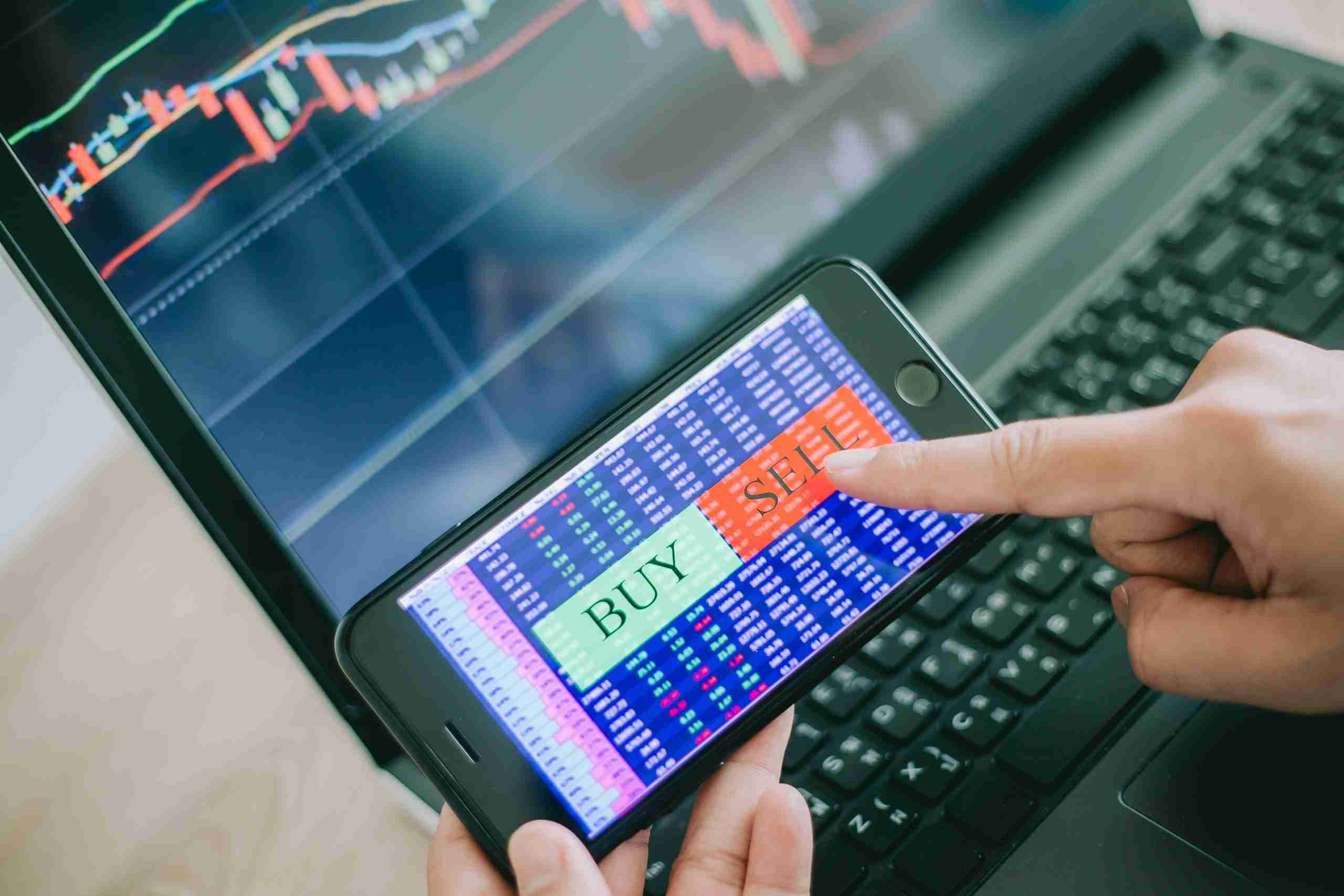 Trading-Signale vs. selbständiges Trading: Die perfekte Abkürzung?
